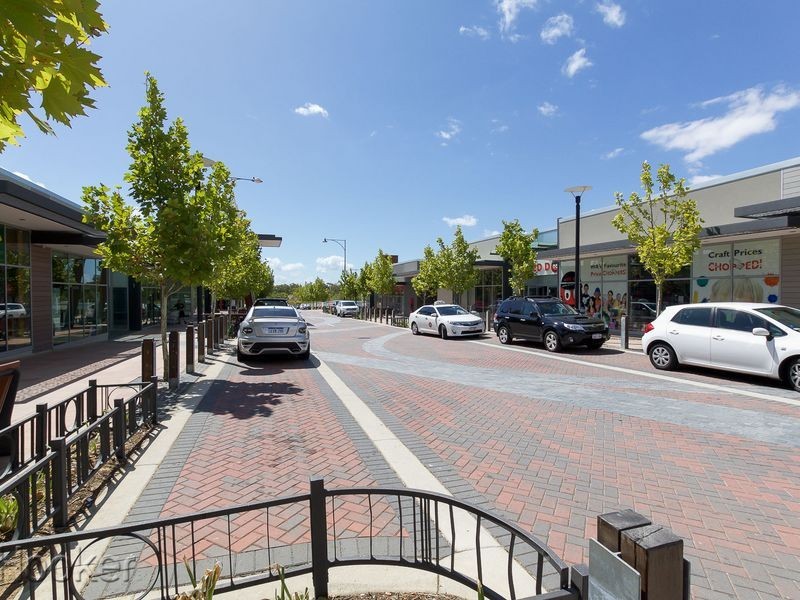 33 Runnymede Gate, Wellard WA 6170