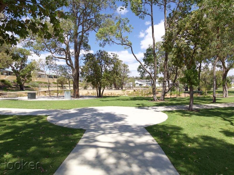33 Runnymede Gate, Wellard WA 6170
