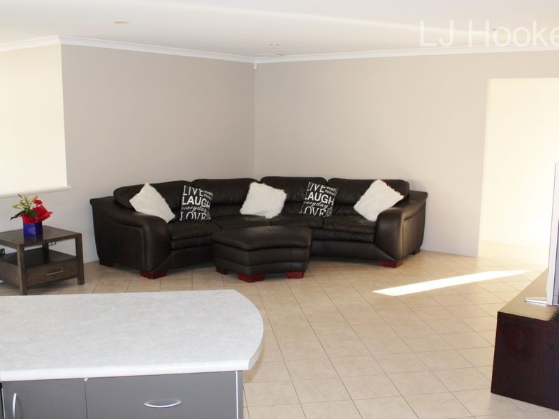 66 Achiever Avenue, Port Kennedy WA 6172