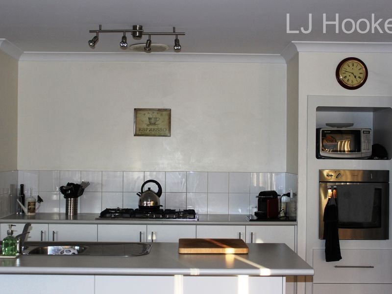 10 Chestnut way, Baldivis WA 6171