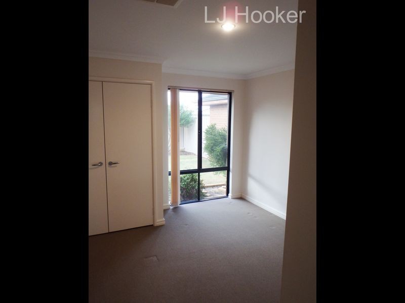 5 Quandong Pathway, Halls Head WA 6210