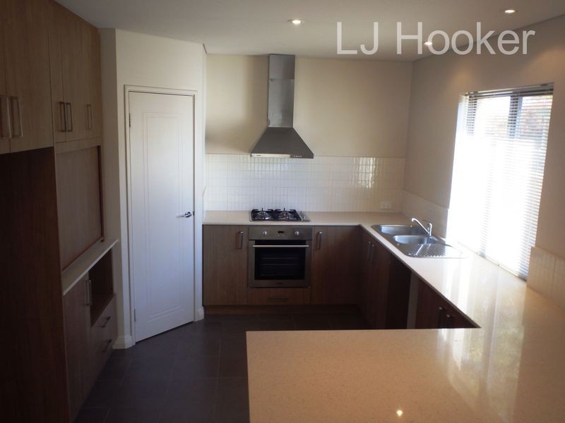 2/34 Lewington Street, Rockingham WA 6168