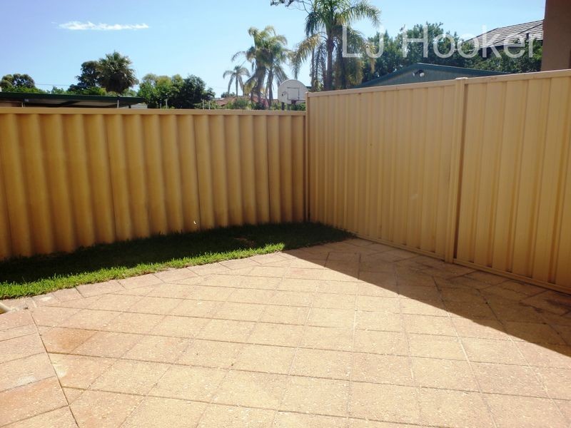 2/34 Lewington Street, Rockingham WA 6168