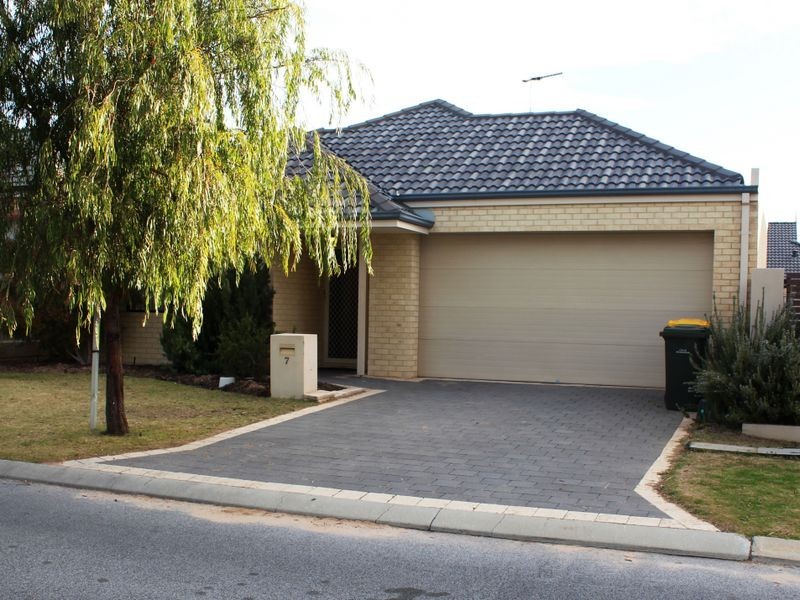 7 D’Arcole Turn, Secret Harbour WA 6173