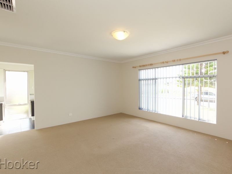 16 Bancoura Parkway, Secret Harbour WA 6173