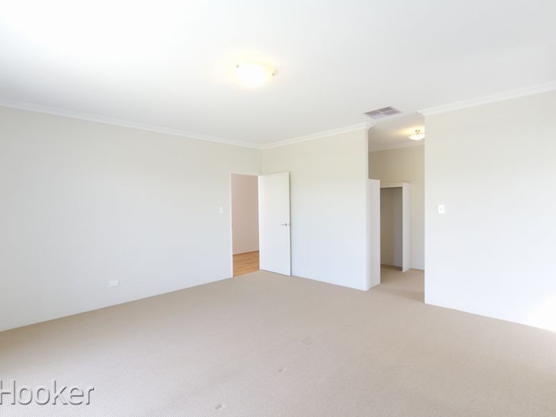 16 Bancoura Parkway, Secret Harbour WA 6173