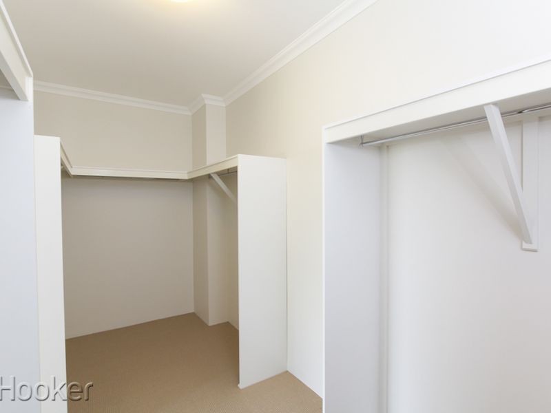 16 Bancoura Parkway, Secret Harbour WA 6173