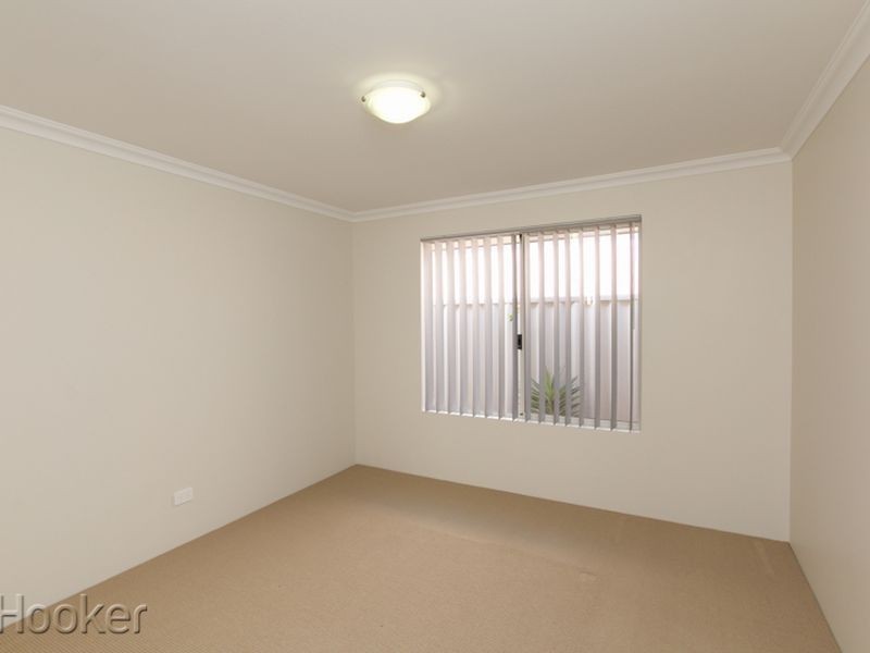 16 Bancoura Parkway, Secret Harbour WA 6173