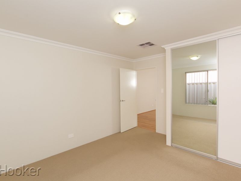 16 Bancoura Parkway, Secret Harbour WA 6173