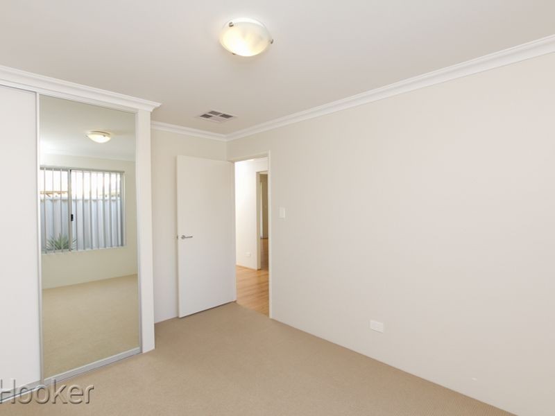 16 Bancoura Parkway, Secret Harbour WA 6173