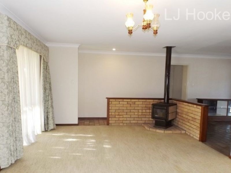 4 Weebo Street, Golden Bay WA 6174