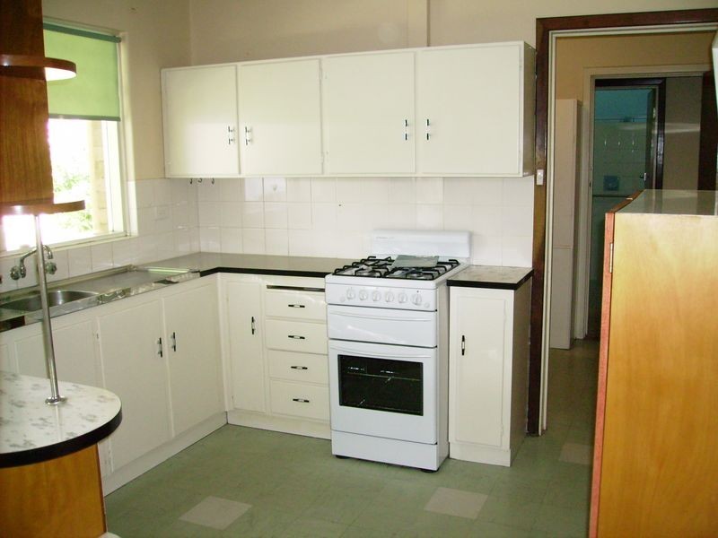 11 Stoner Street, Rockingham WA 6168