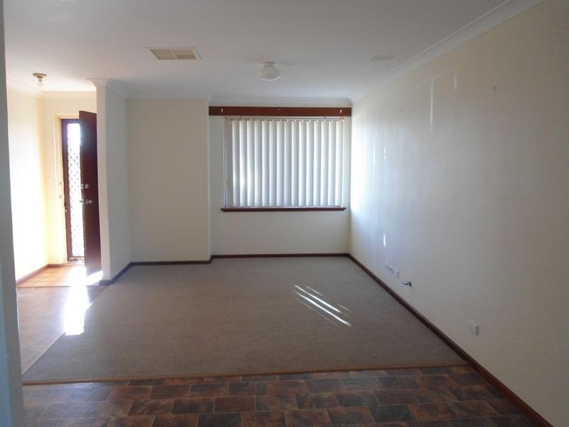 7 Richard Close, Waikiki WA 6169