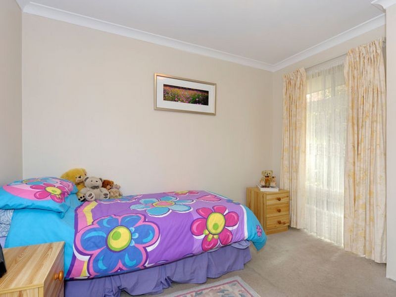 4 Moore Court, Cooloongup WA 6168