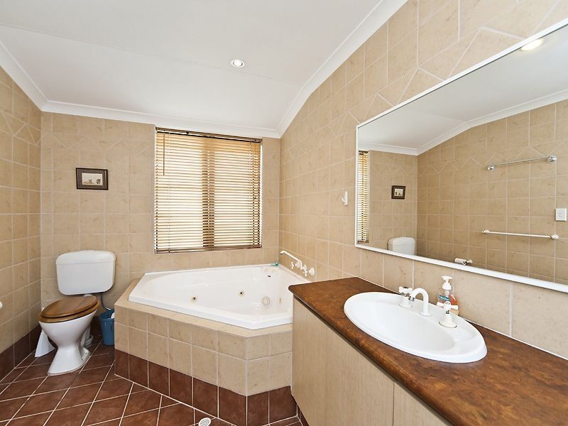 10 Althorpe Crescent, Port Kennedy WA 6172