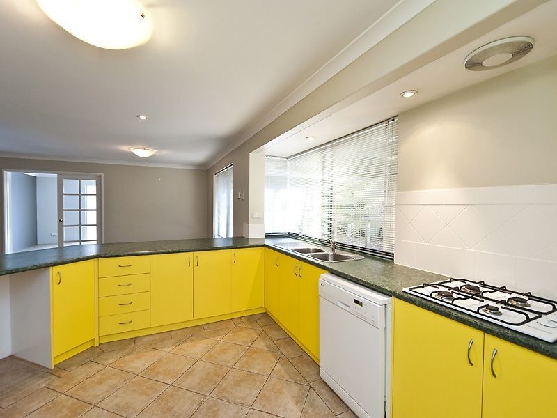 10 Althorpe Crescent, Port Kennedy WA 6172