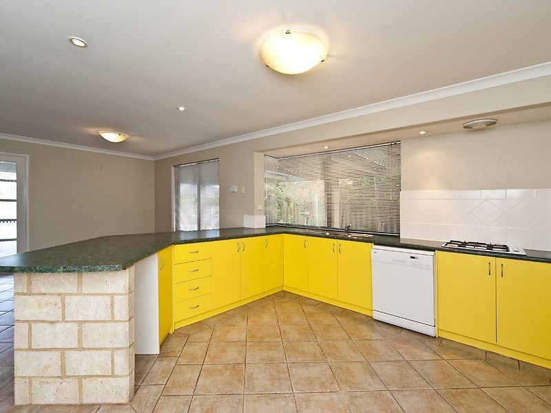 10 Althorpe Crescent, Port Kennedy WA 6172