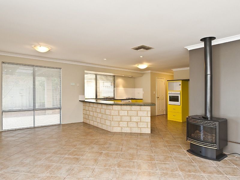 10 Althorpe Crescent, Port Kennedy WA 6172