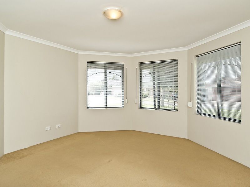 10 Althorpe Crescent, Port Kennedy WA 6172