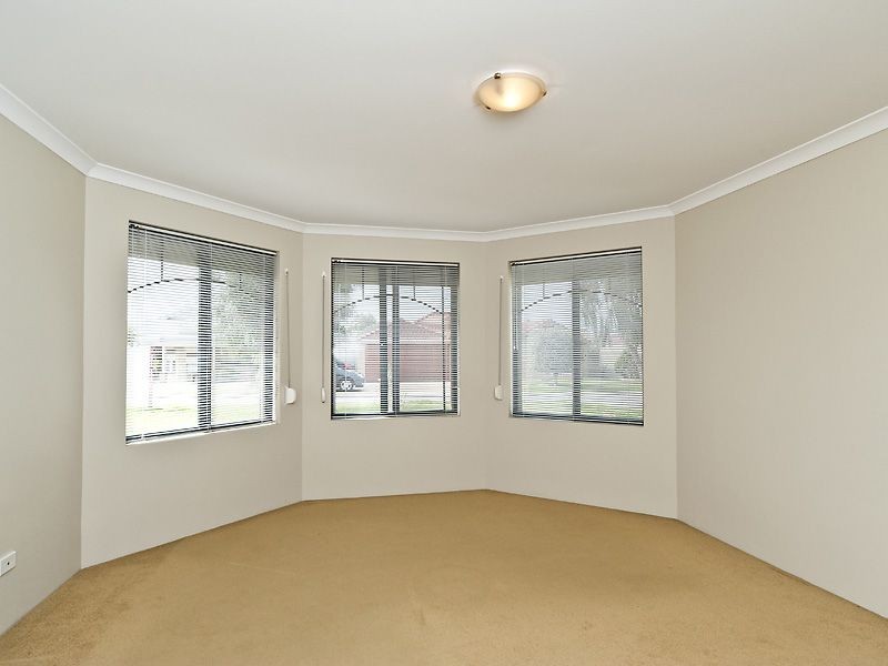 10 Althorpe Crescent, Port Kennedy WA 6172