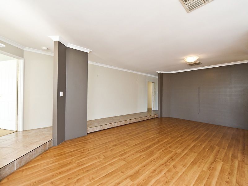 10 Althorpe Crescent, Port Kennedy WA 6172