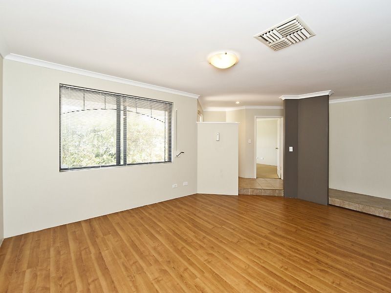 10 Althorpe Crescent, Port Kennedy WA 6172