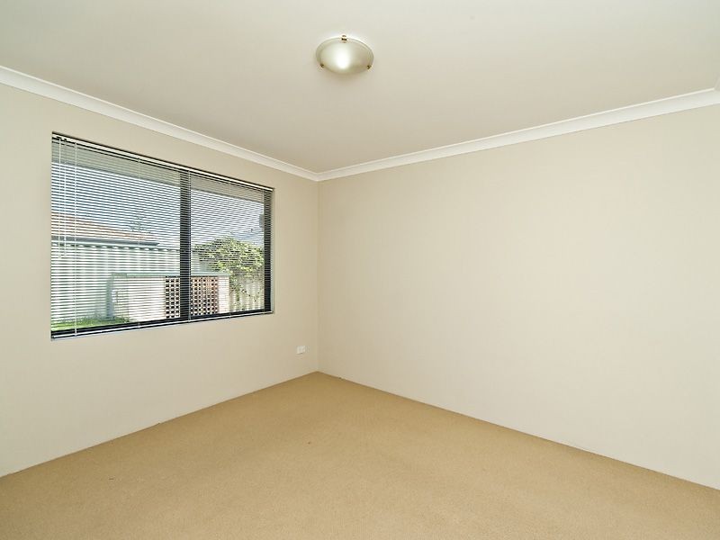 10 Althorpe Crescent, Port Kennedy WA 6172