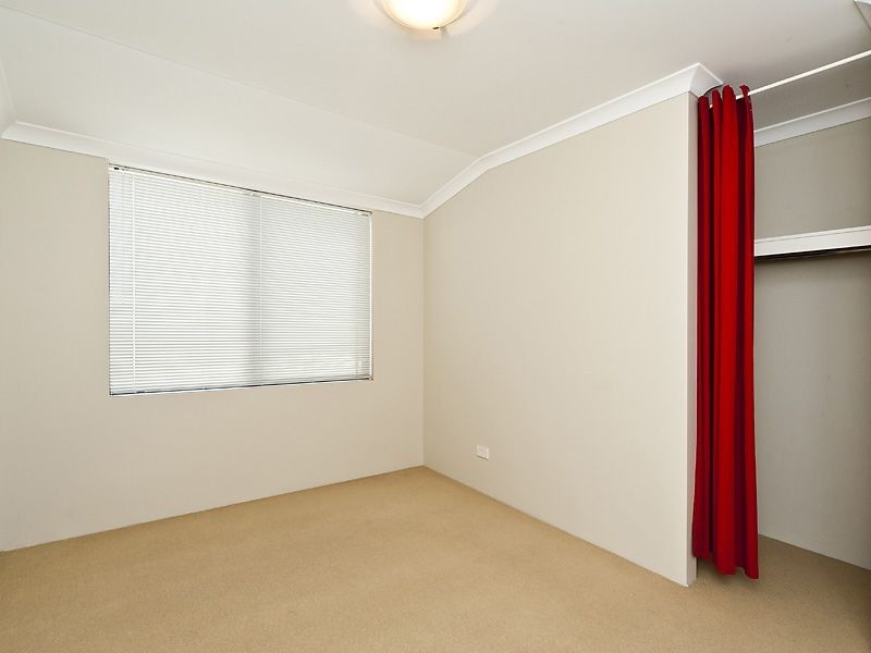 10 Althorpe Crescent, Port Kennedy WA 6172