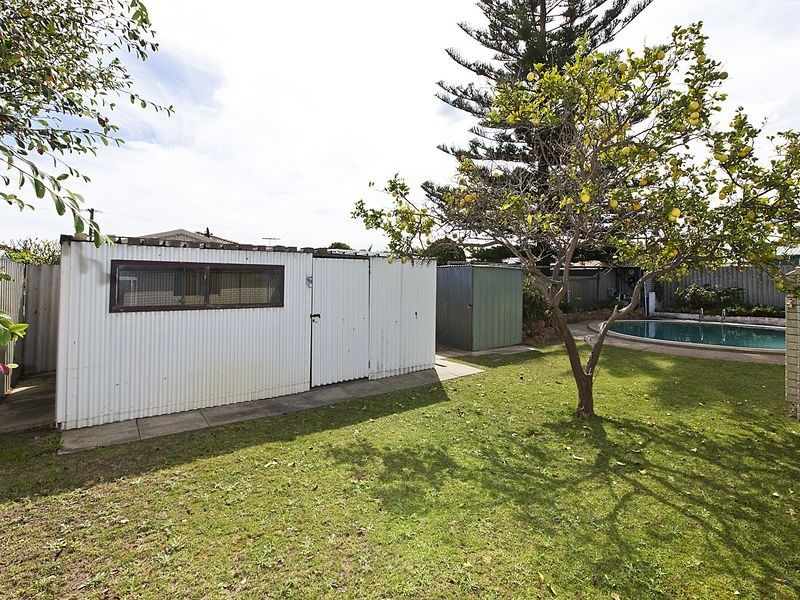 16 Seahaven Street, Safety Bay WA 6169