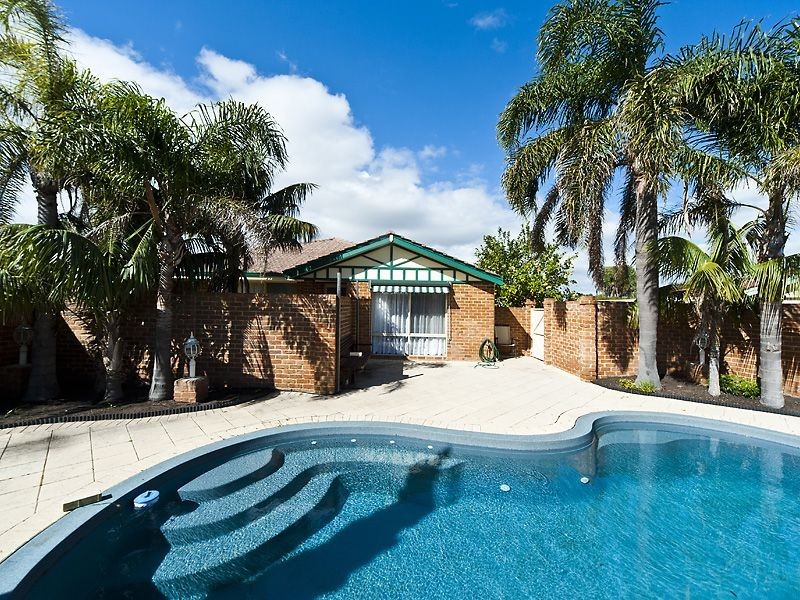 4 Orleans Drive, Port Kennedy WA 6172