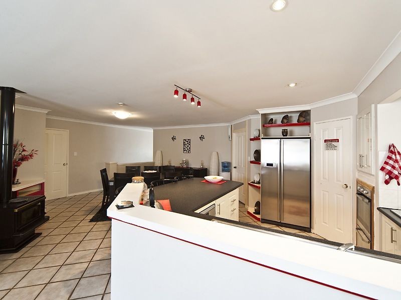 4 Orleans Drive, Port Kennedy WA 6172