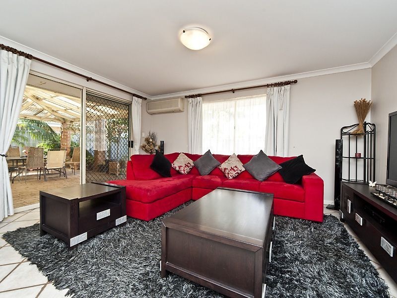 4 Orleans Drive, Port Kennedy WA 6172