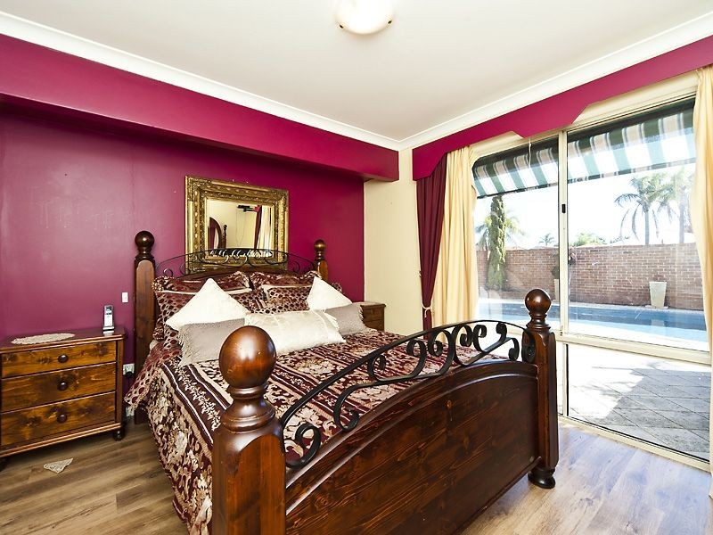 4 Orleans Drive, Port Kennedy WA 6172