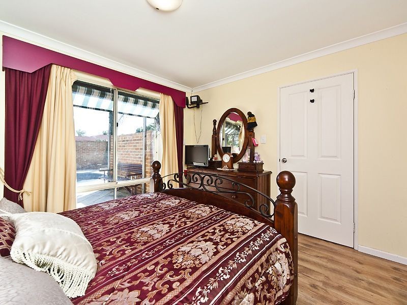 4 Orleans Drive, Port Kennedy WA 6172