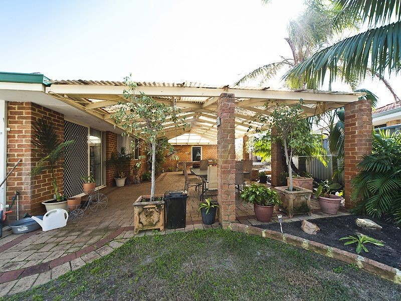 4 Orleans Drive, Port Kennedy WA 6172