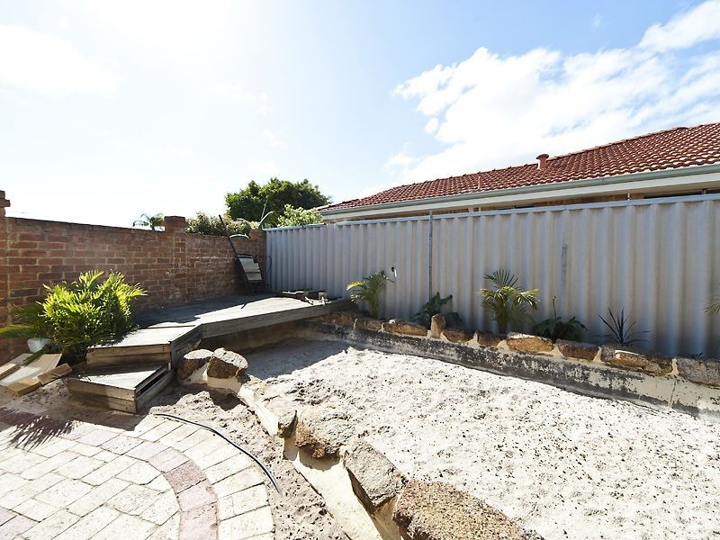 4 Orleans Drive, Port Kennedy WA 6172