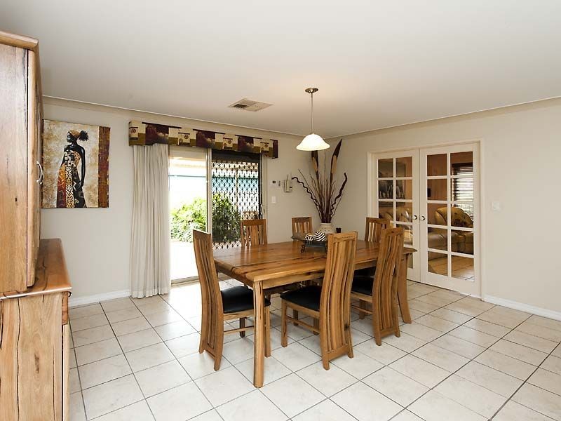 12 Moorburg Loop, Port Kennedy WA 6172