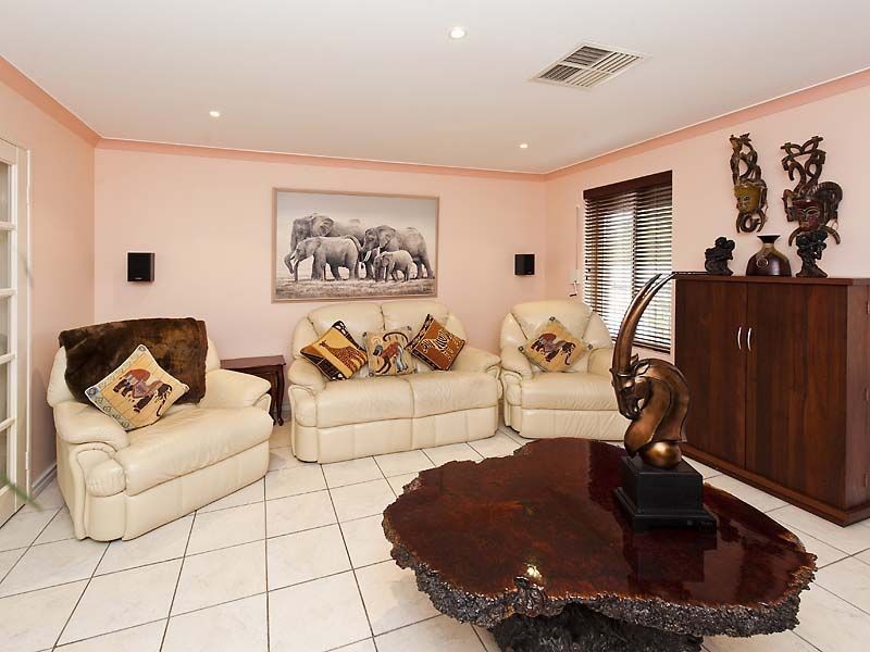 12 Moorburg Loop, Port Kennedy WA 6172