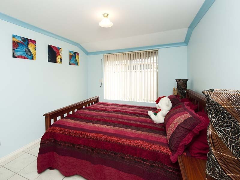 12 Moorburg Loop, Port Kennedy WA 6172