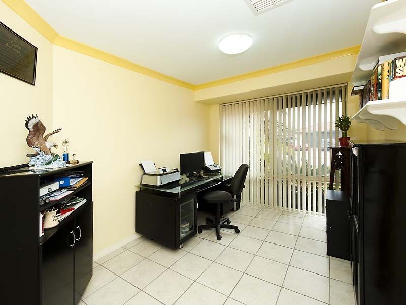 12 Moorburg Loop, Port Kennedy WA 6172