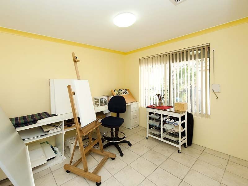 12 Moorburg Loop, Port Kennedy WA 6172