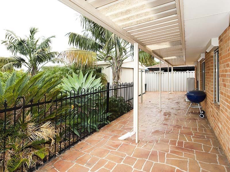 12 Moorburg Loop, Port Kennedy WA 6172