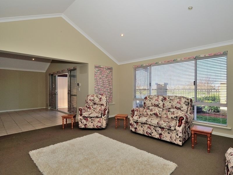 45 Coniston Bend, Waikiki WA 6169