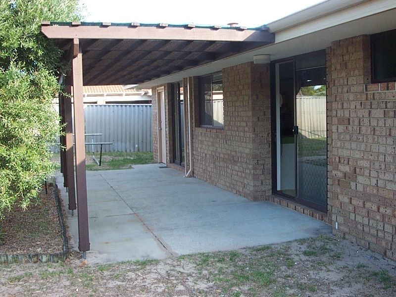 61 Chalmers Avenue, Waikiki WA 6169