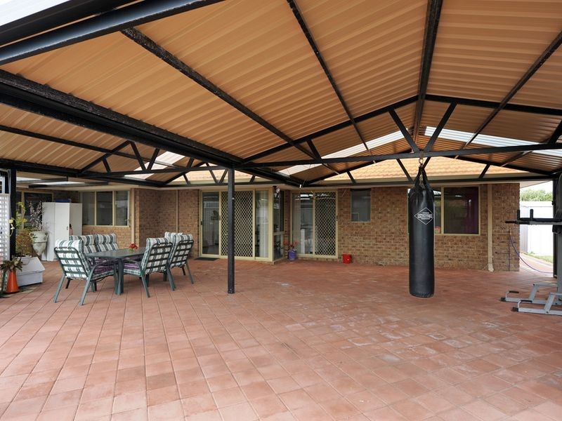 35 Coronata Drive, Warnbro WA 6169