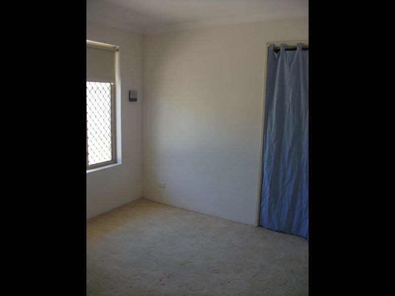 15 Maderia Place, Safety Bay WA 6169
