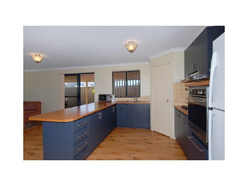 156 San Sebastian Boulevard, Port Kennedy WA 6172