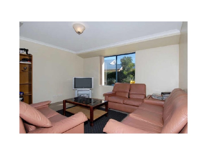 156 San Sebastian Boulevard, Port Kennedy WA 6172