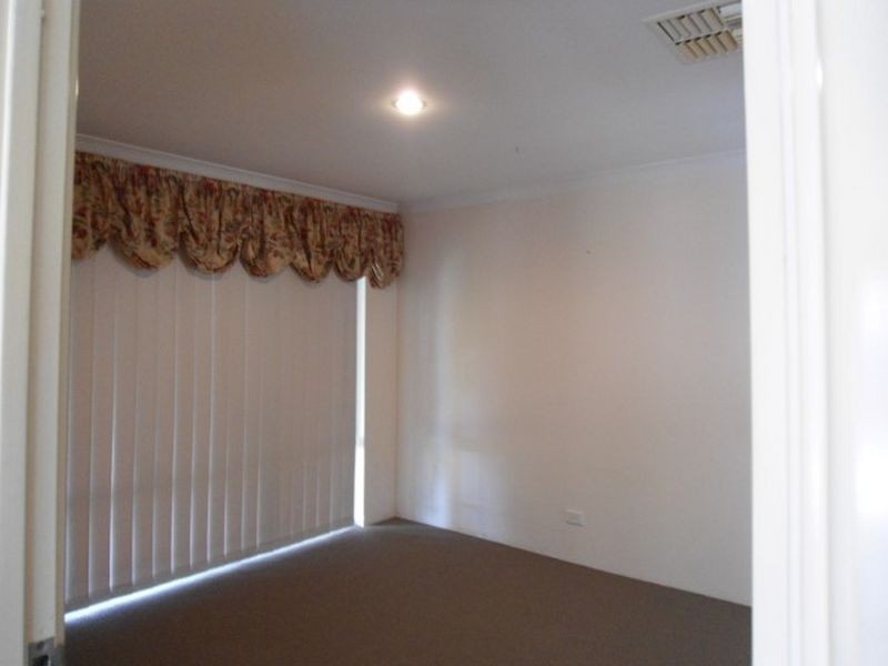 24 Grand Ocean Boulevard, Port Kennedy WA 6172