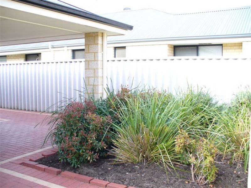 6 Barossa Approach, Rockingham WA 6168